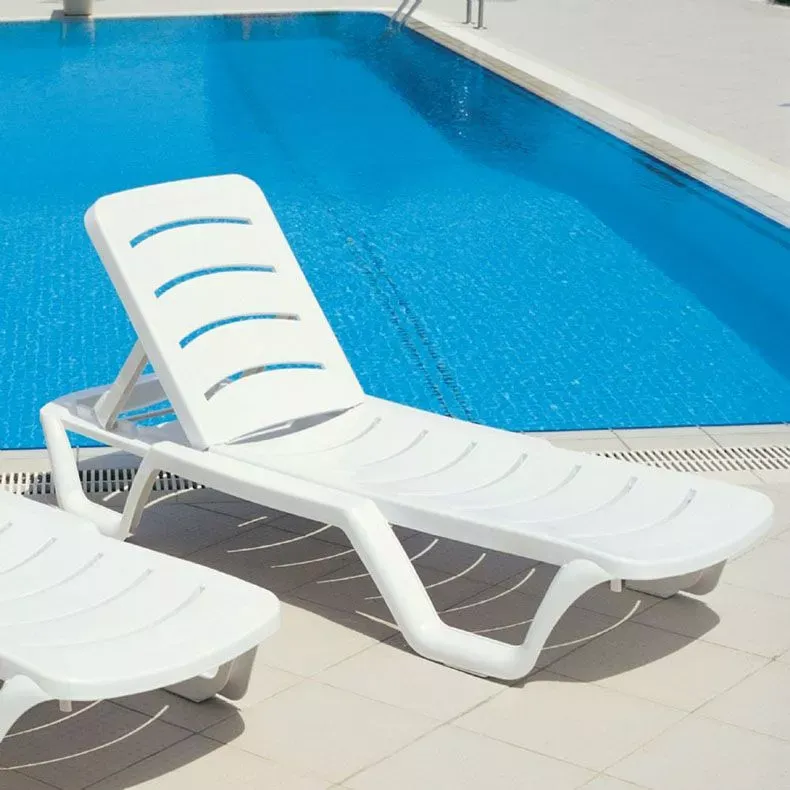 Doheny’s Deluxe Adjustable Chaise Lounge, White